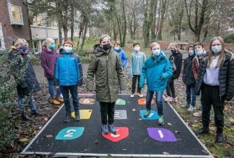 Kinder auf dem Hopology-Floor